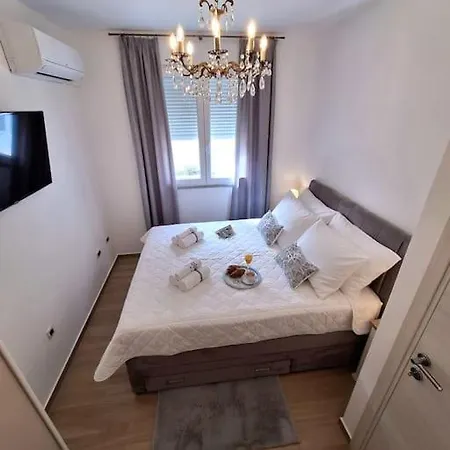 Διαμέρισμα Znjan 50m ----seasun&relax---- Location