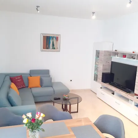 Znjan 50m ----seasun&relax---- Location Апартаменты *