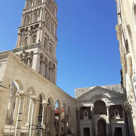 Znjan 50m ----seasun&relax---- Location Апартаменты