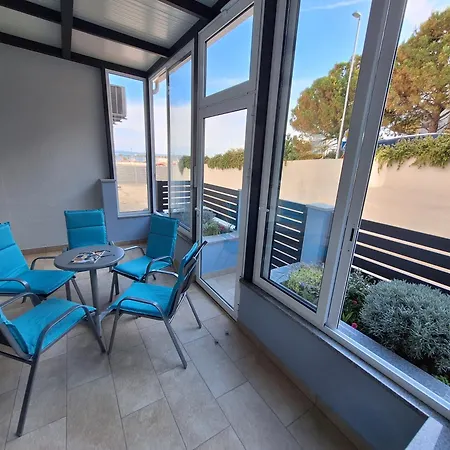 Znjan 50m ----seasun&relax---- Location Апартаменты Сплит