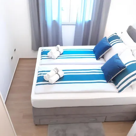 Znjan 50m ----seasun&relax---- Location * 스플리트